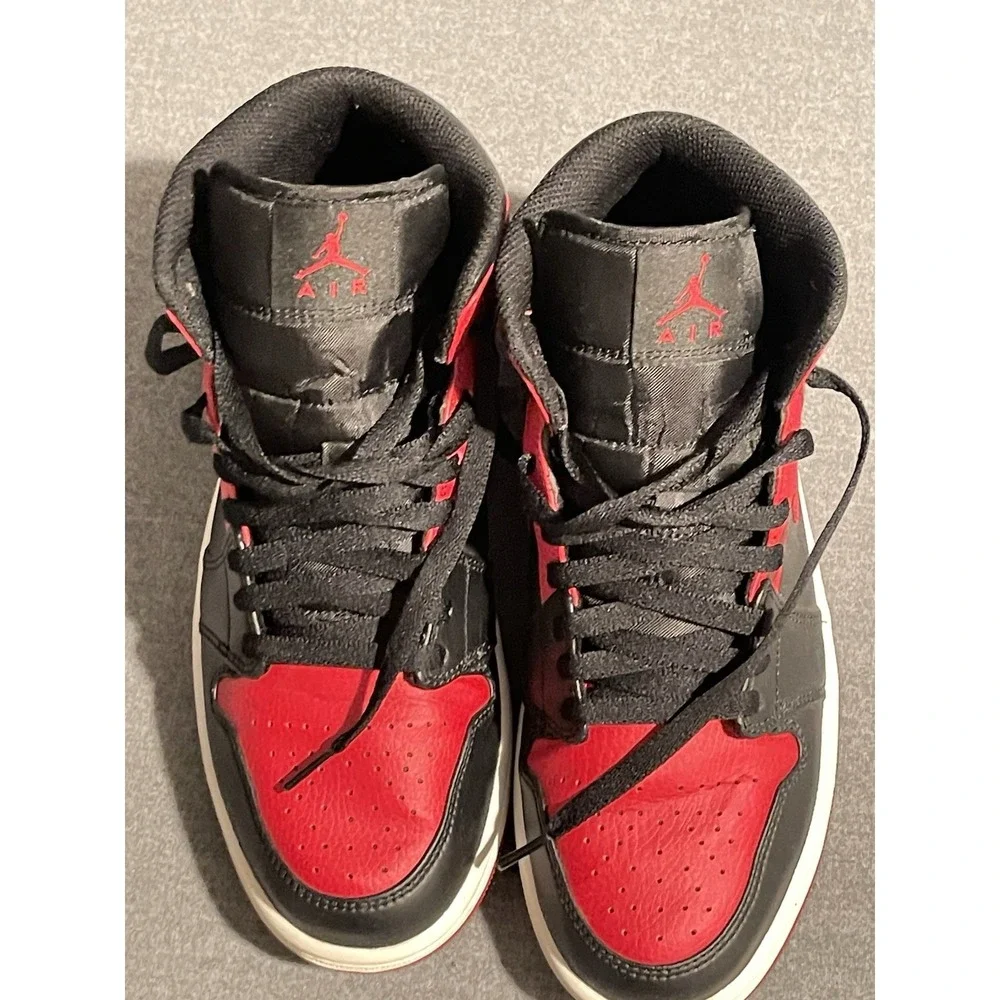Nike Air Jordan 1 Mid Bred Black Red Men's Size 8.5 High Top Sneakers 554724-074